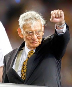 Pittsburgh Steelers owner Dan Rooney gestures after his team beat the Arizona Cardinals to win the NFL's Super Bowl XLIII football game in Tampa, Florida, February 1, 2009. REUTERS/Pierre Ducharme (UNITED STATES)